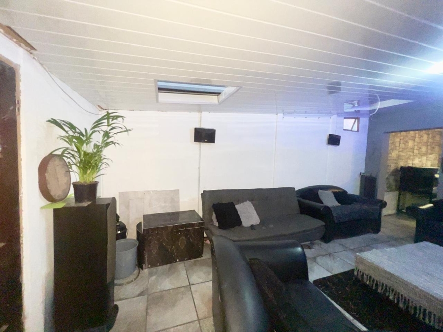 2 Bedroom Property for Sale in Woodlands Western Cape